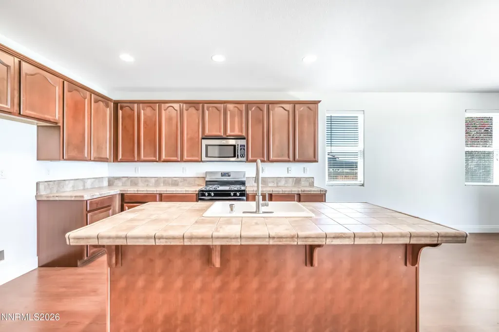 5433 Desertstone Sparks NV 89436