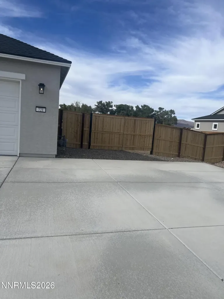 721 Rose Fernley NV 89408