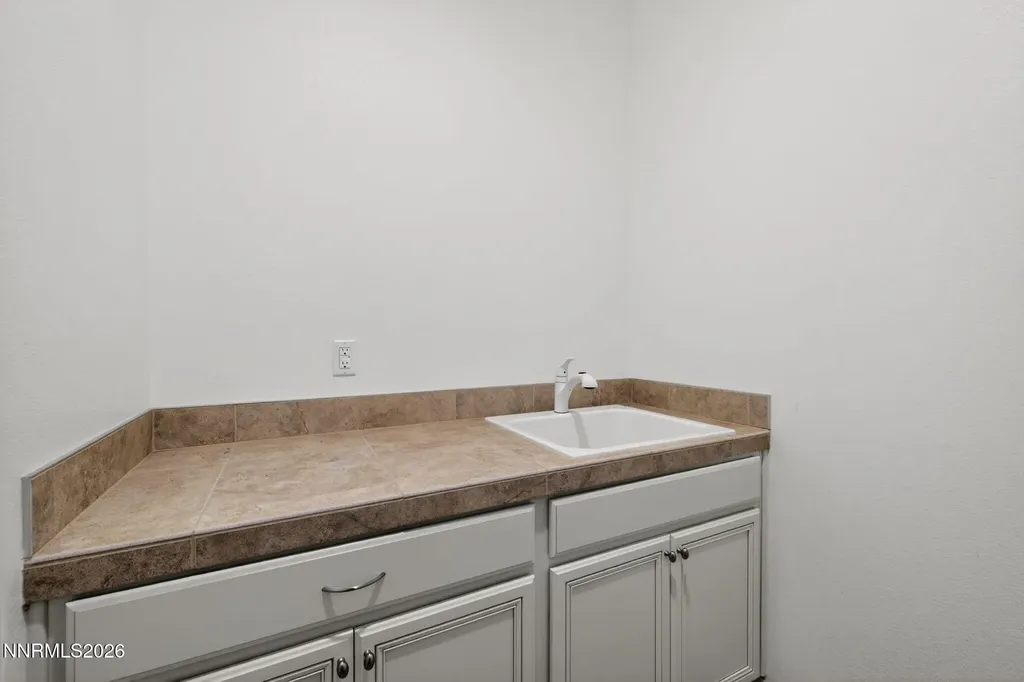 1235 Heybourne Gardnerville NV 89410