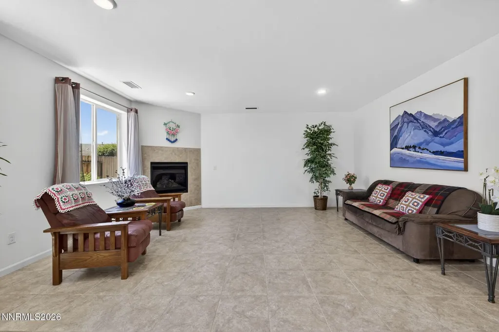 1235 Heybourne Gardnerville NV 89410