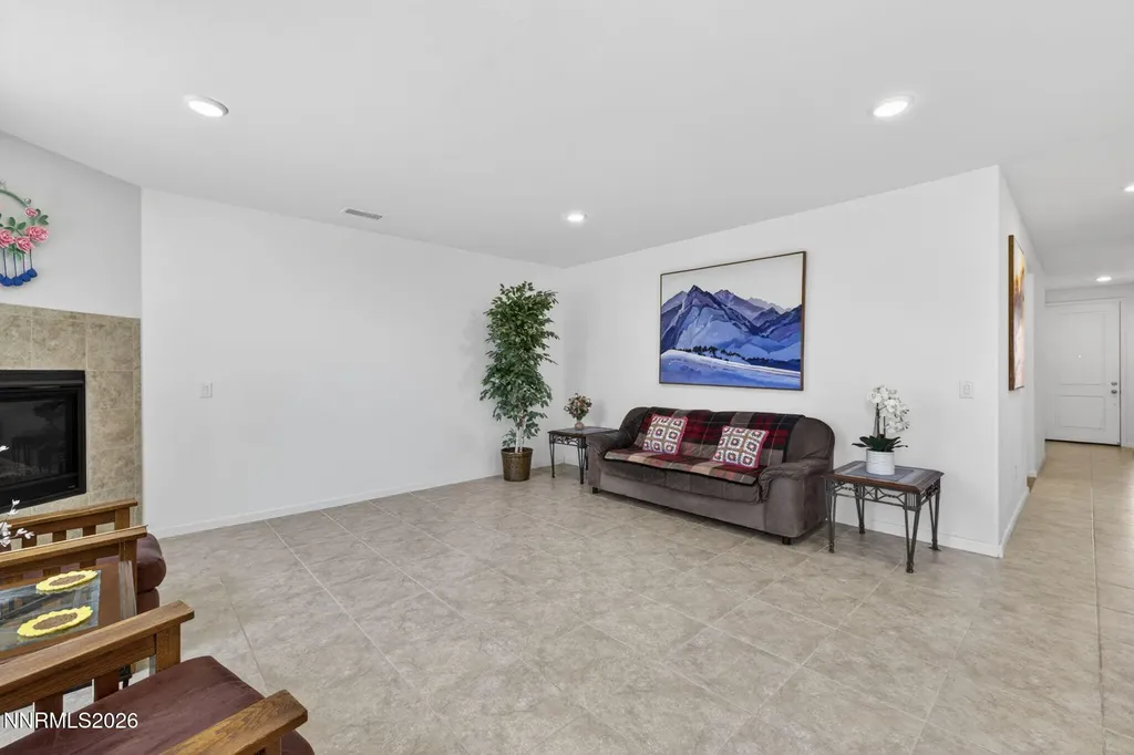 1235 Heybourne Gardnerville NV 89410