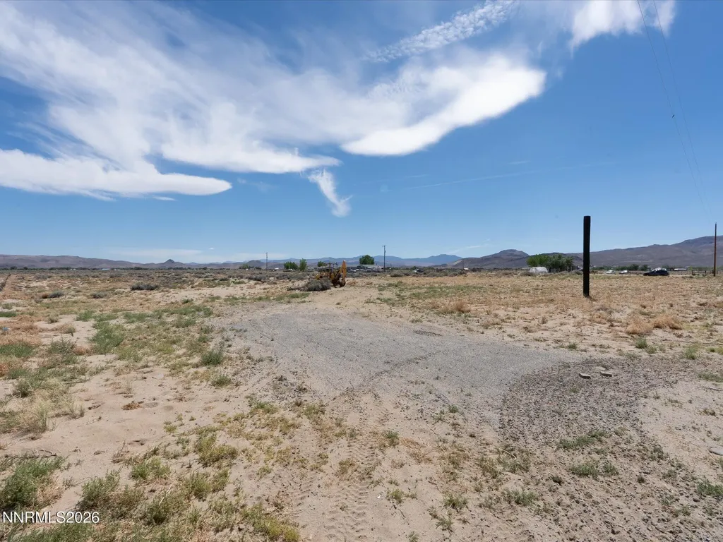 2535 7th Silver Springs NV 89429