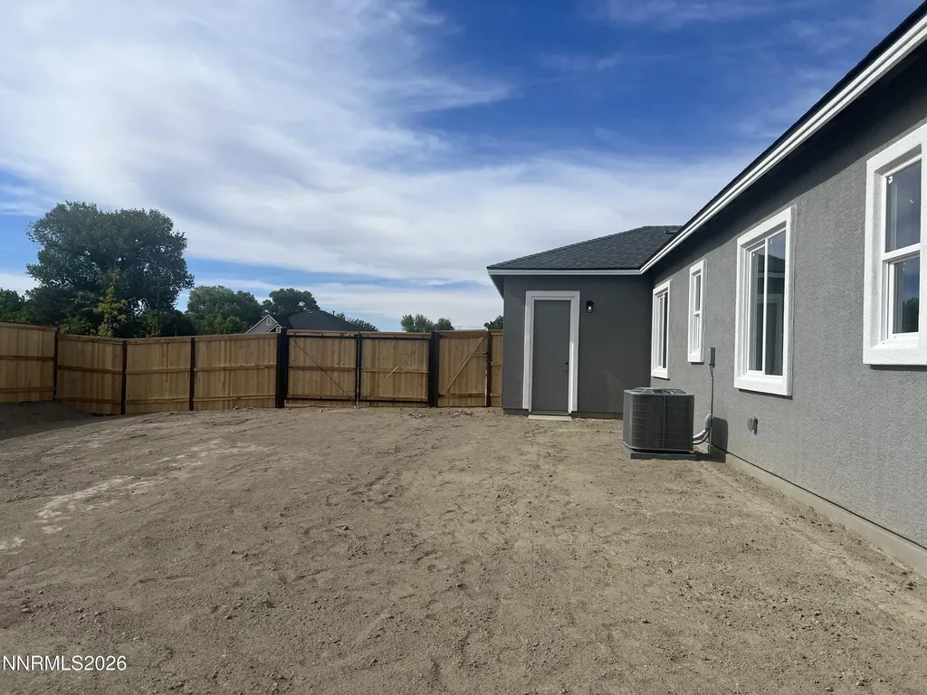714 Rose Fernley NV 89408