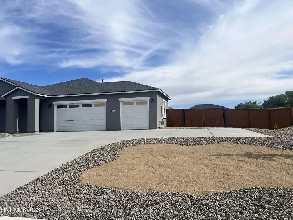 714 Rose Fernley NV 89408