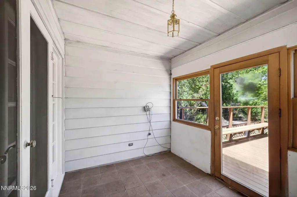 17 Sunnyside Reno NV 89503