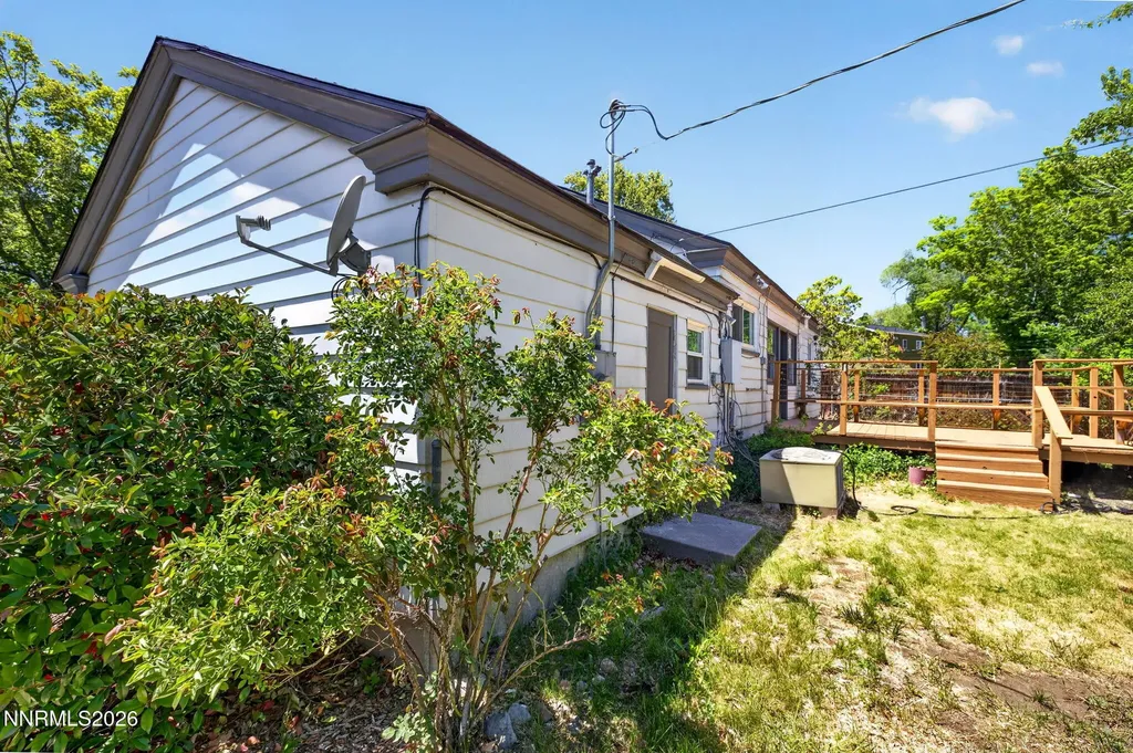 17 Sunnyside Reno NV 89503