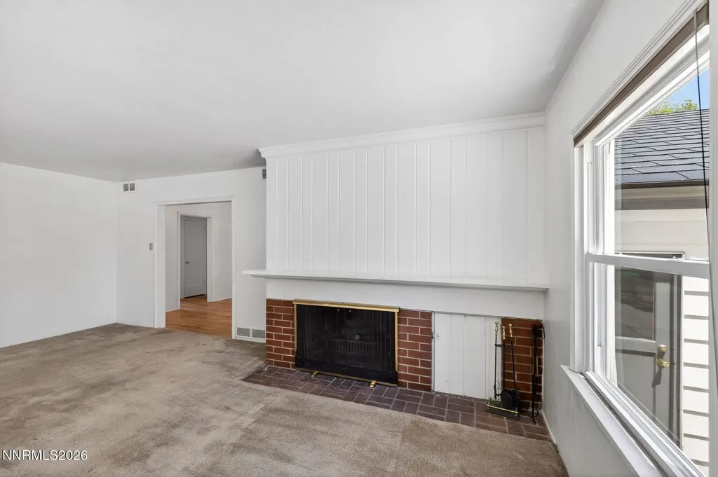 17 Sunnyside Reno NV 89503