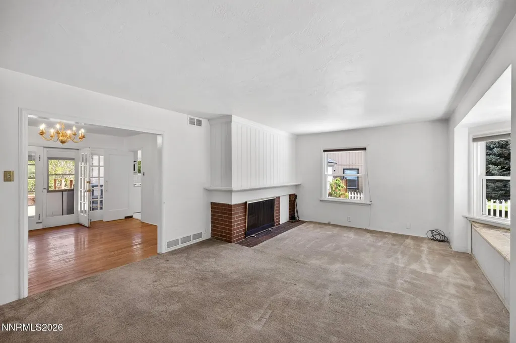 17 Sunnyside Reno NV 89503