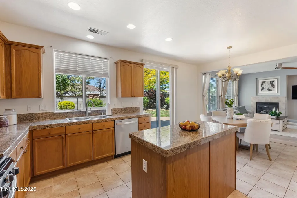 9385 Hummer Reno NV 89521