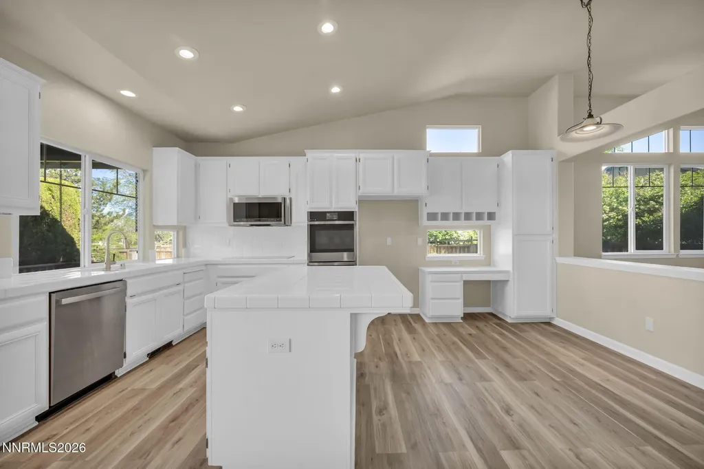 7019 Whitemare Sparks NV 89436