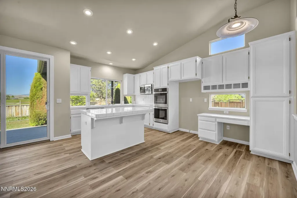 7019 Whitemare Sparks NV 89436
