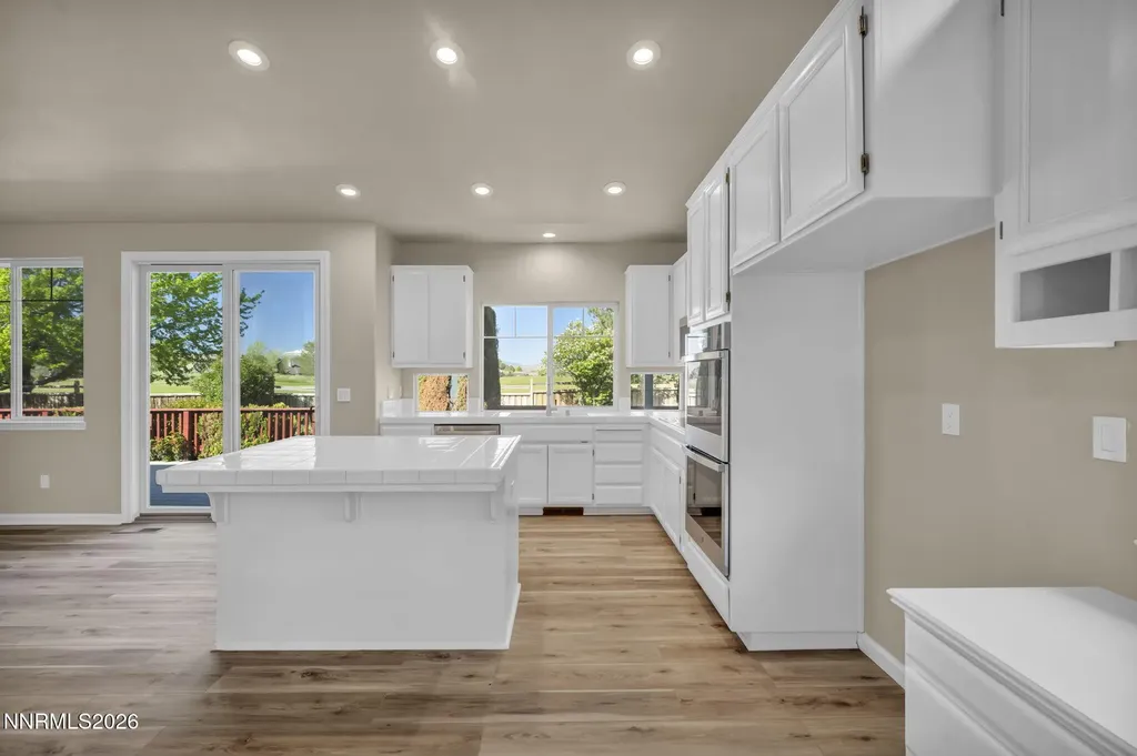 7019 Whitemare Sparks NV 89436