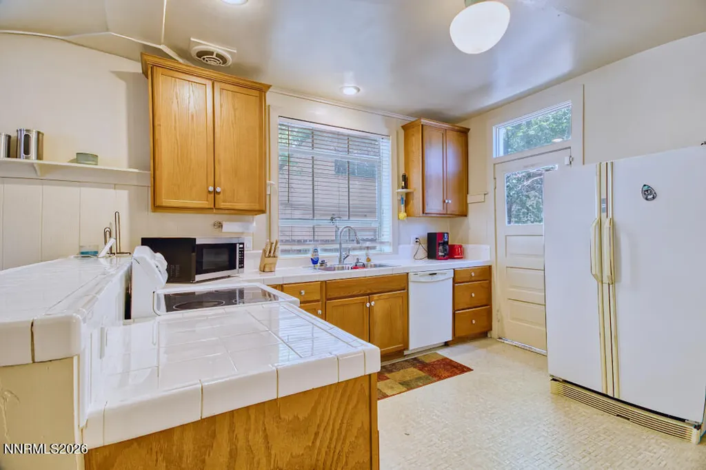 411 7th Reno NV 89512