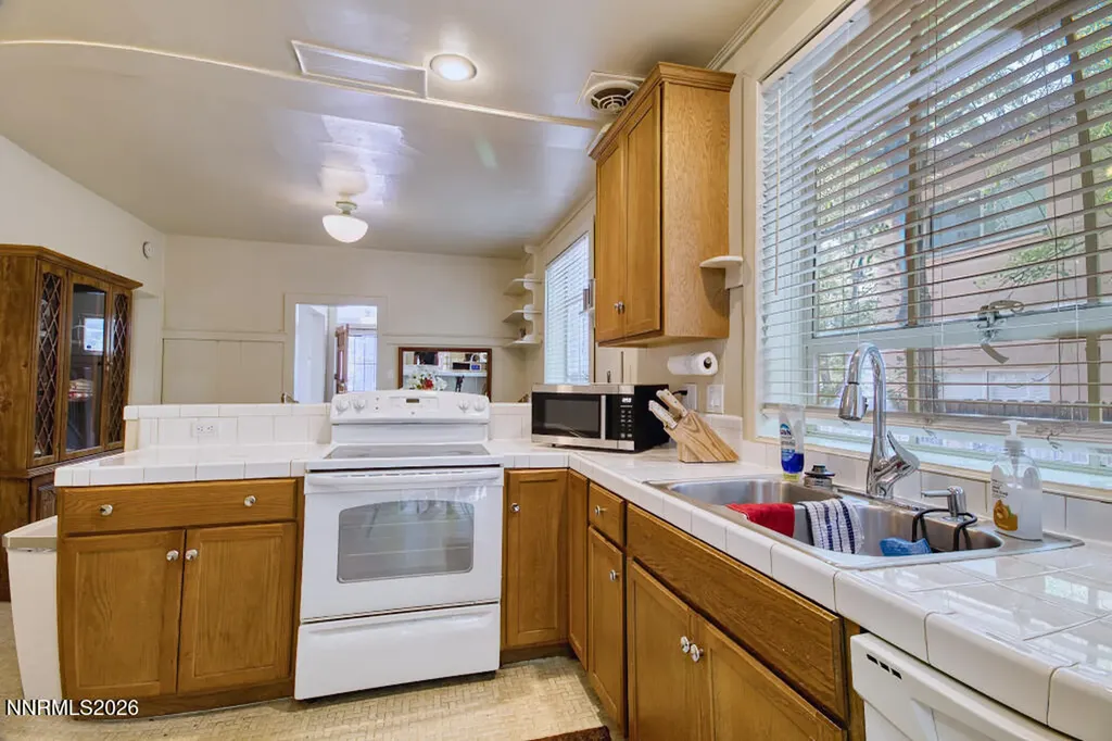 411 7th Reno NV 89512