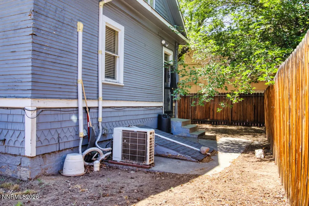 411 7th Reno NV 89512