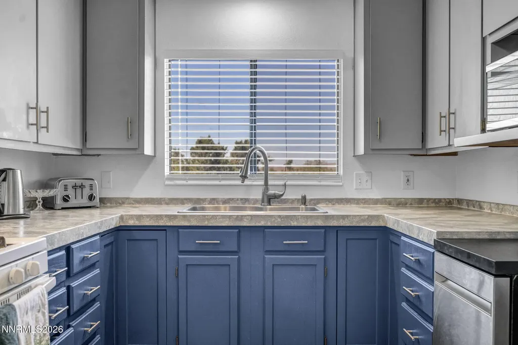 5550 Dolores Sparks NV 89436