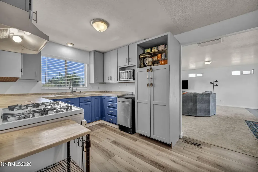 5550 Dolores Sparks NV 89436