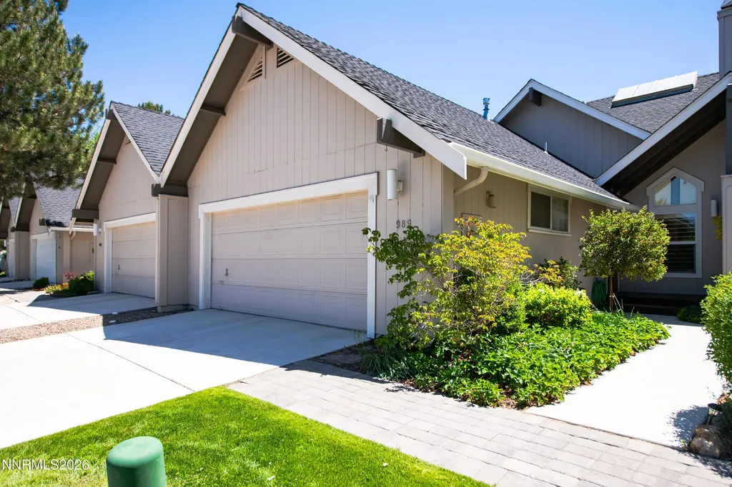 989 Aspen Grove Minden NV 89423