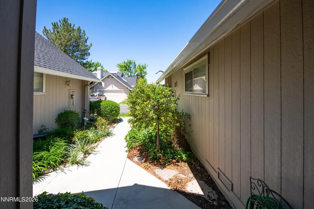 989 Aspen Grove Minden NV 89423