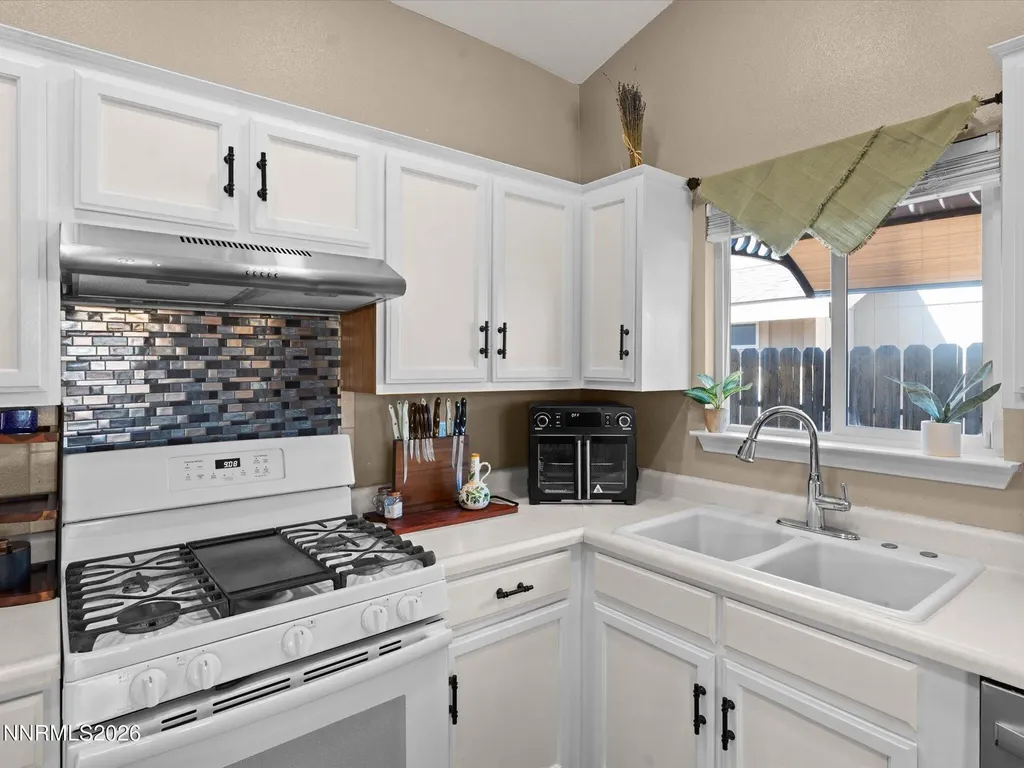 1660 Round Up Fernley NV 89408