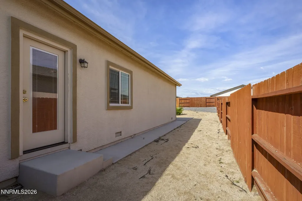 18673 Ginny Creek Reno NV 89508
