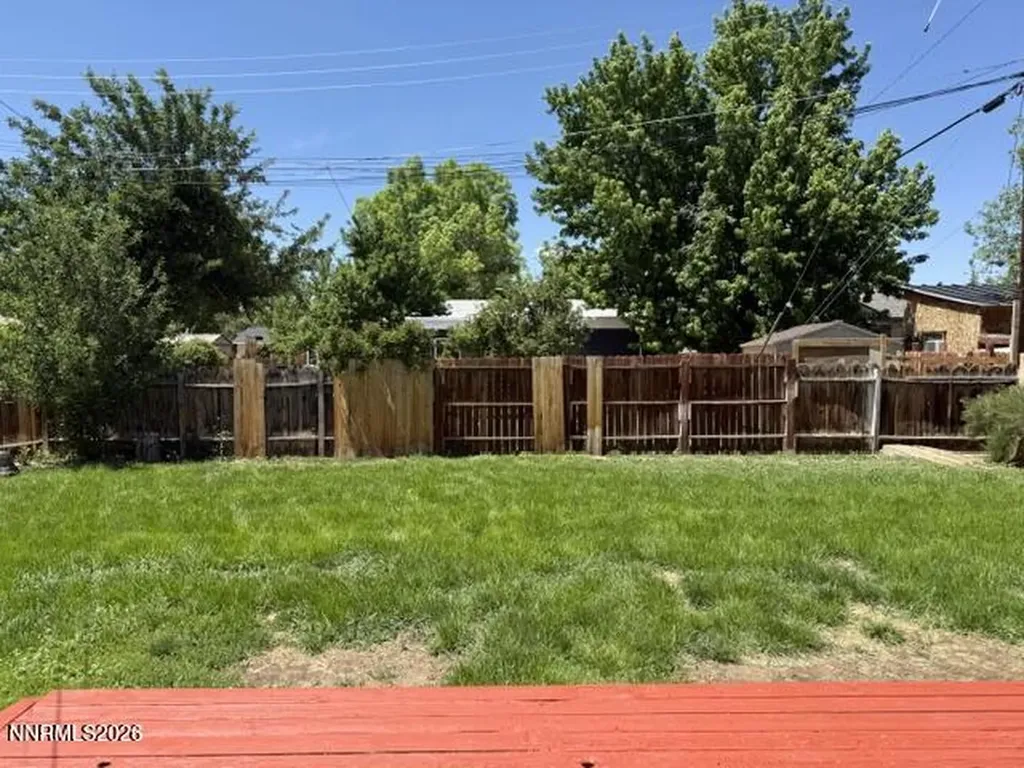 3225 Lucerne Sparks NV 89431