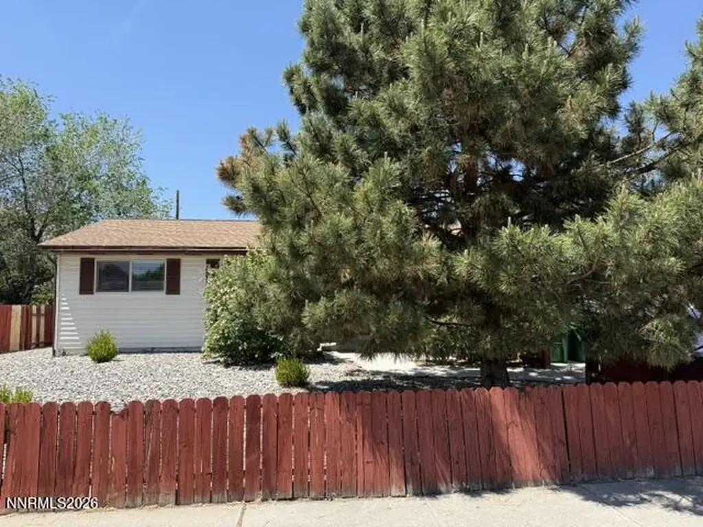 3225 Lucerne Sparks NV 89431