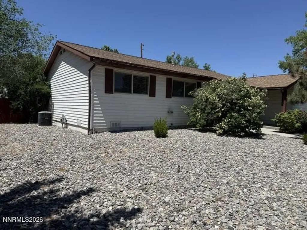 3225 Lucerne Sparks NV 89431