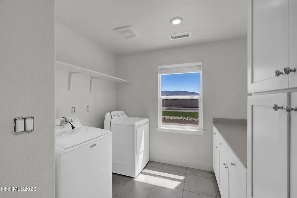734 Hallow Pointe Sparks NV 89441