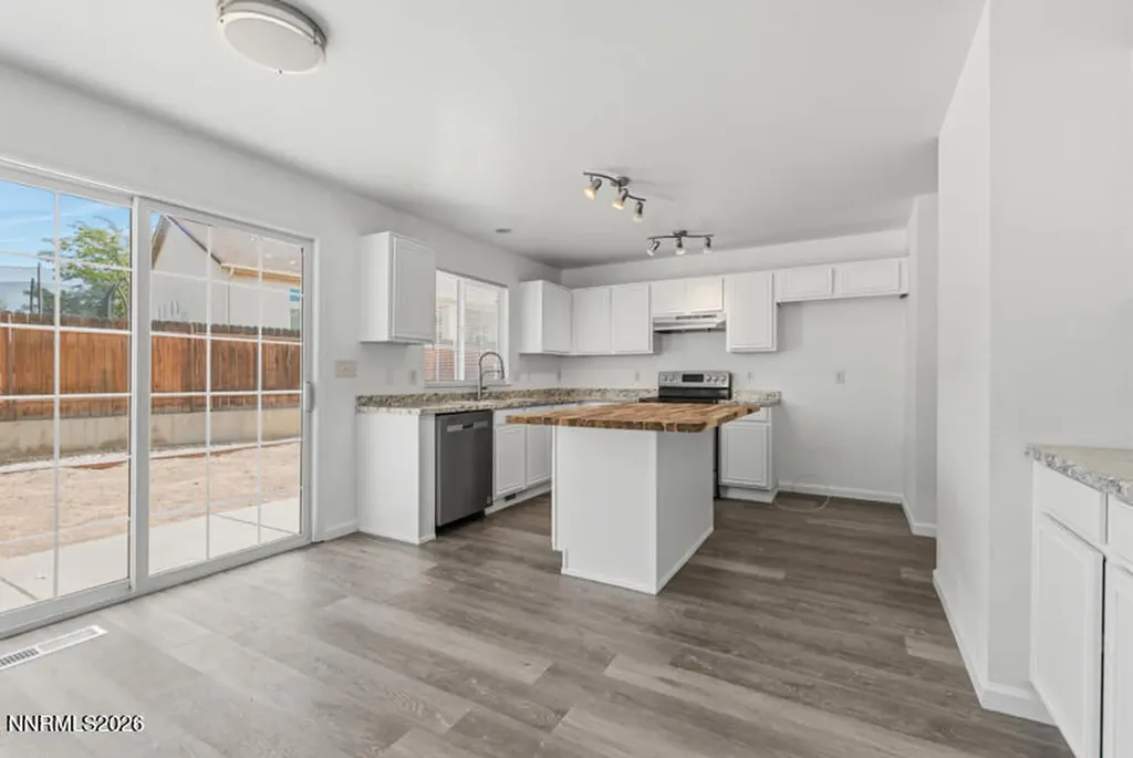 1383 Ridge Point Carson City NV 89706
