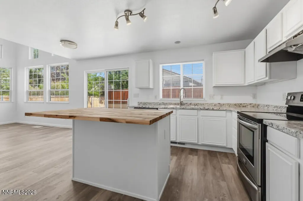 1383 Ridge Point Carson City NV 89706