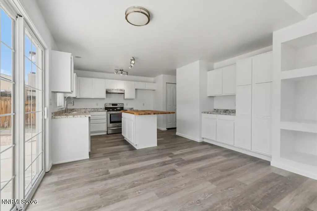 1383 Ridge Point Carson City NV 89706