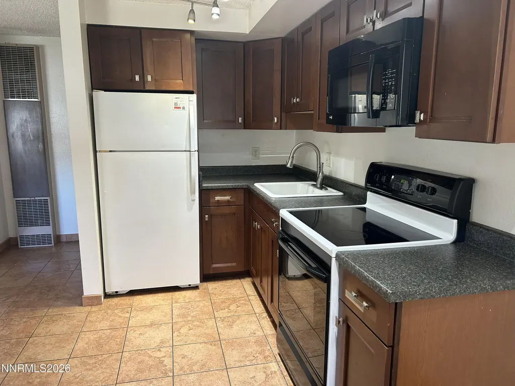 370 La Rue Reno NV 89509