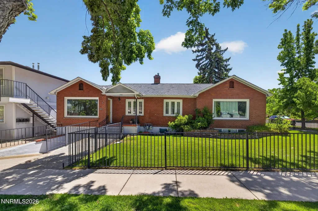 370 La Rue Reno NV 89509