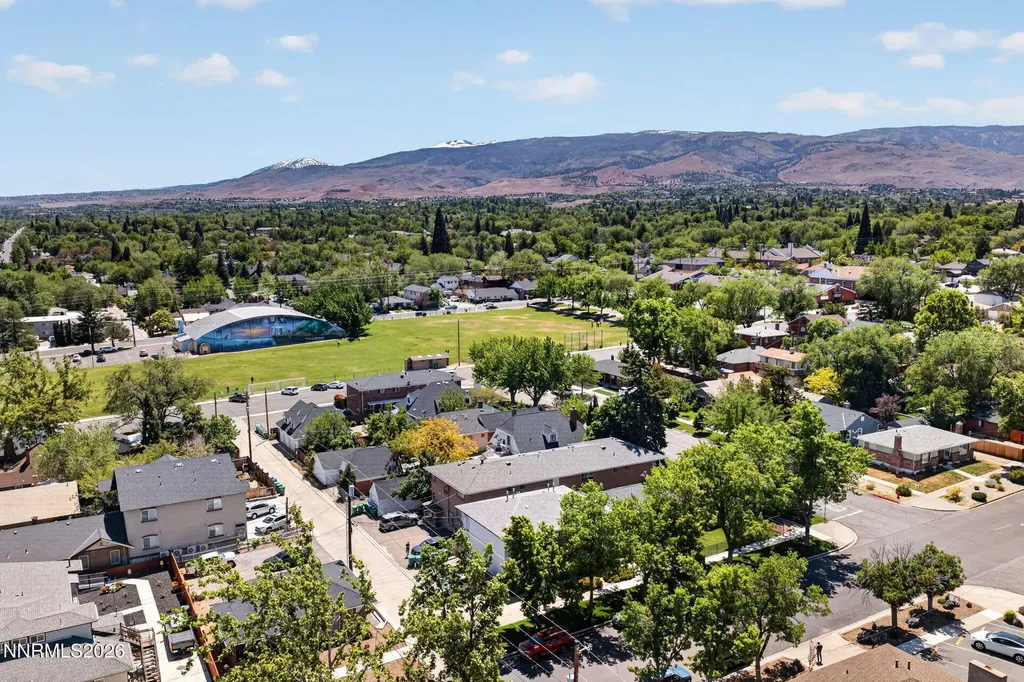 370 La Rue Reno NV 89509