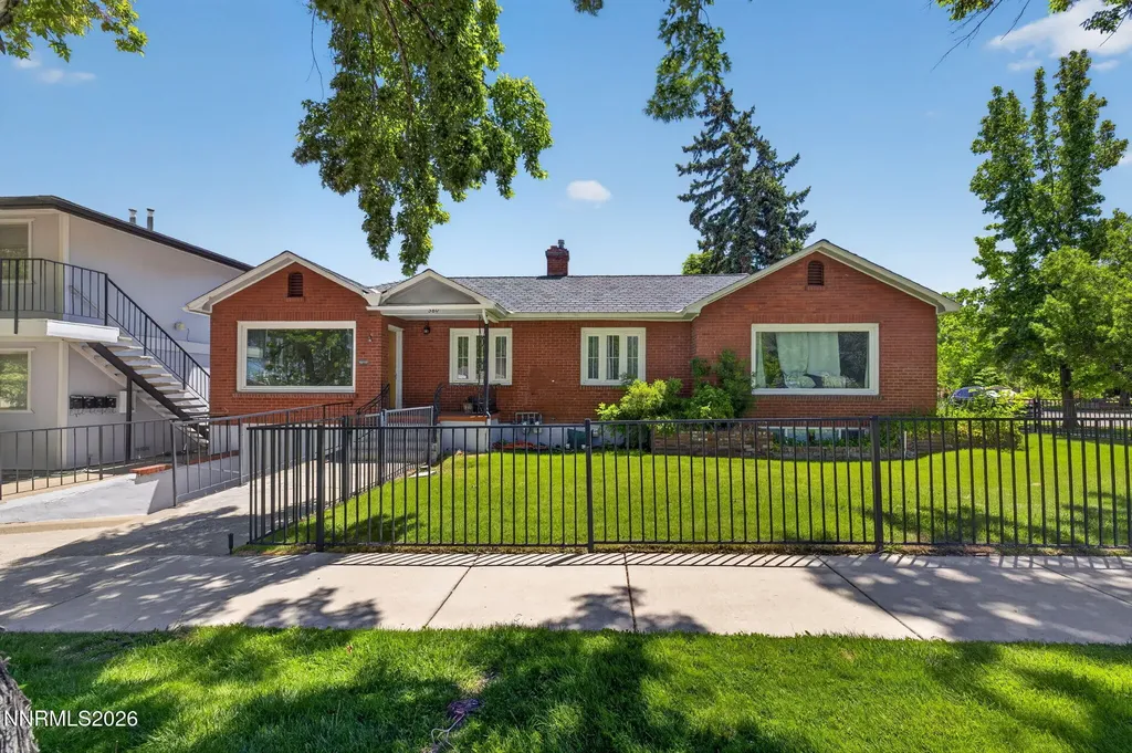 370 La Rue Reno NV 89509
