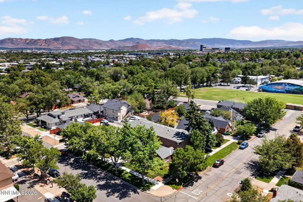 370 La Rue Reno NV 89509