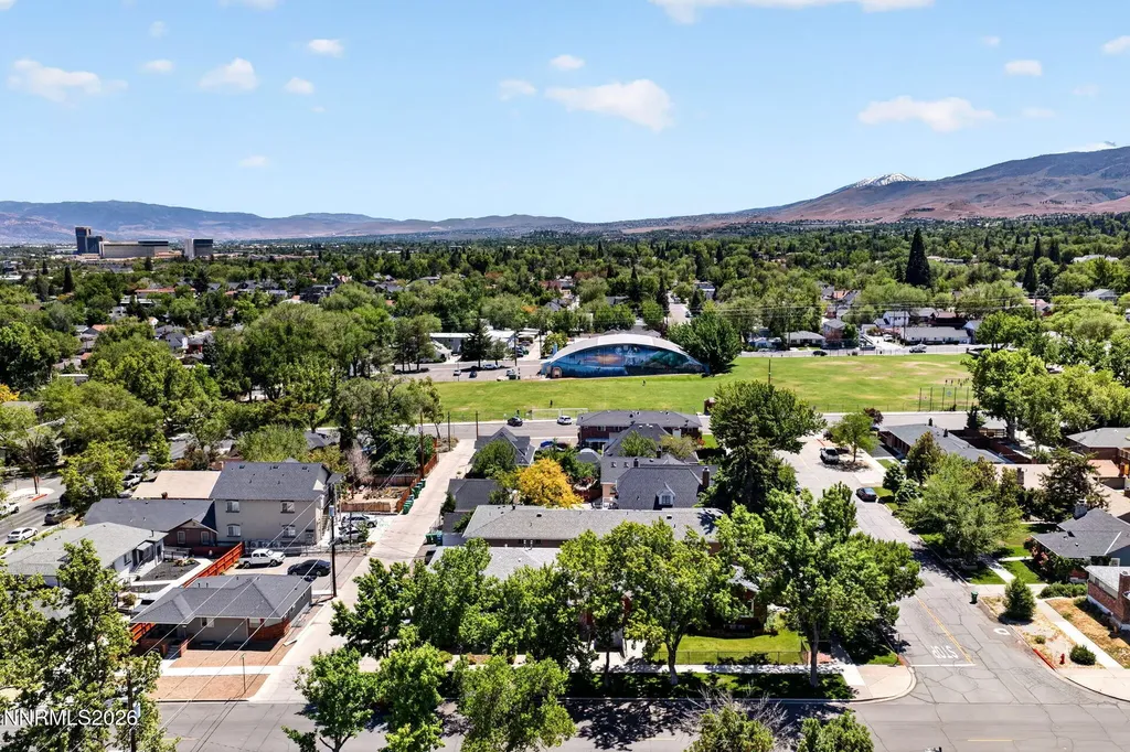 370 La Rue Reno NV 89509