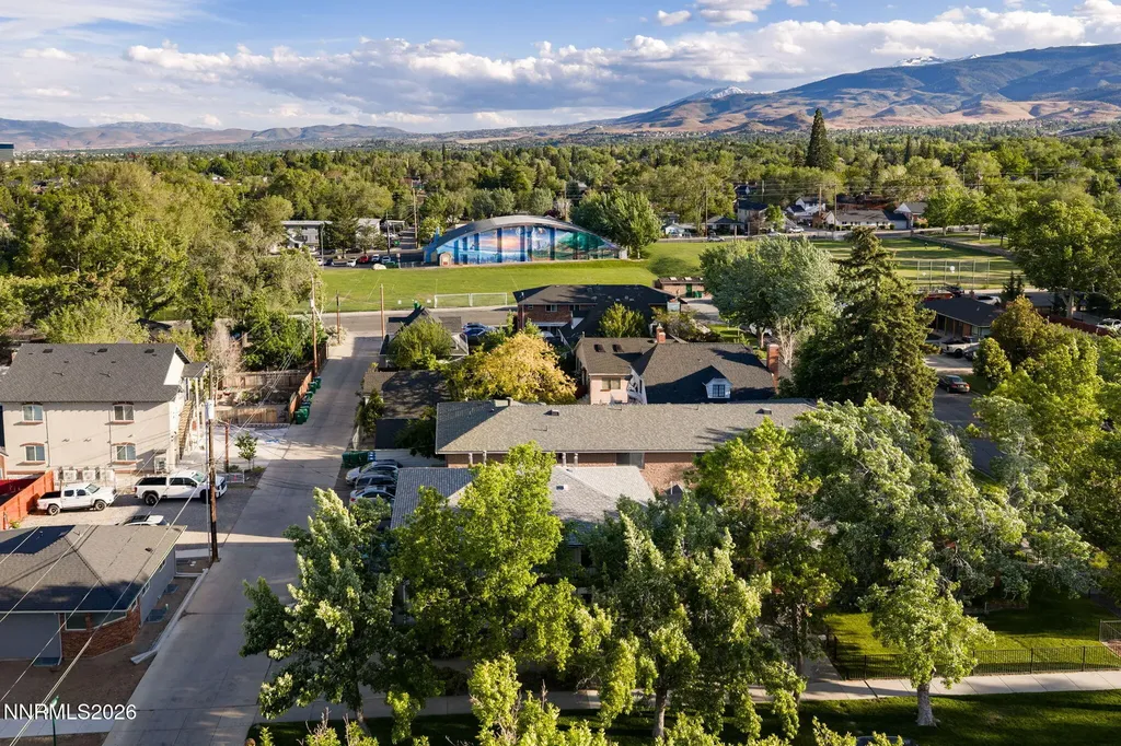 370 La Rue Reno NV 89509