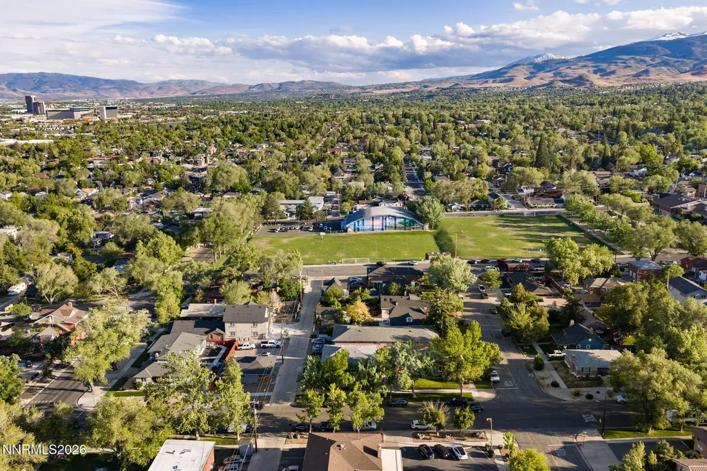370 La Rue Reno NV 89509