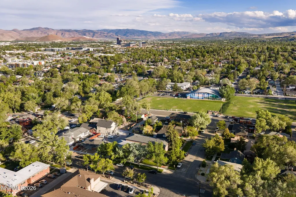 370 La Rue Reno NV 89509