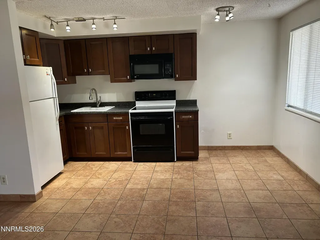 370 La Rue Reno NV 89509