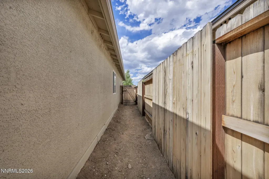 668 Goodsprings Reno NV 89506