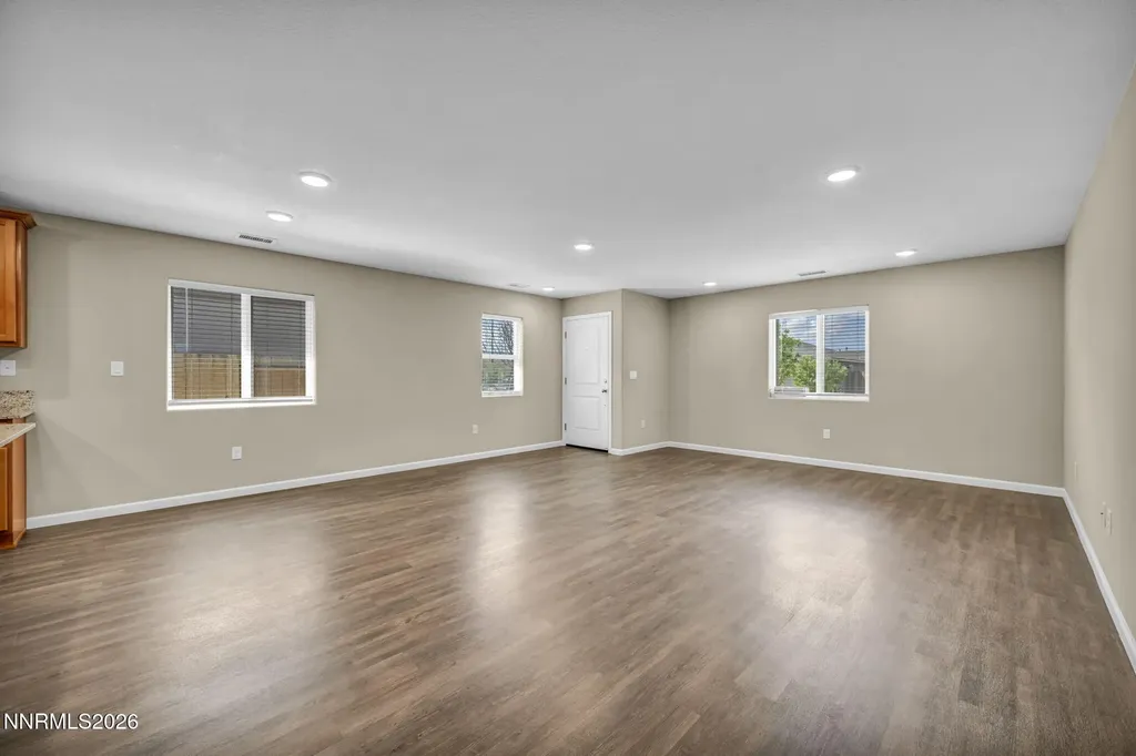 668 Goodsprings Reno NV 89506