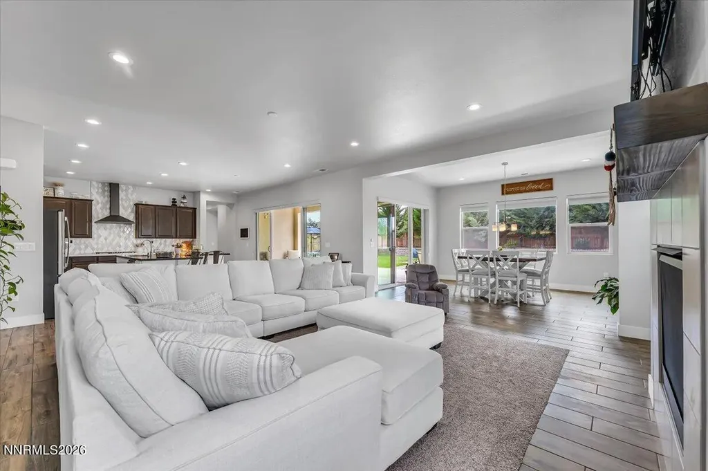 784 Grey Hawk Fernley NV 89408