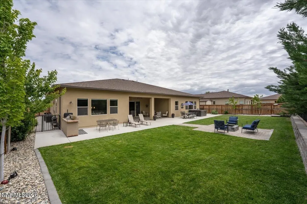 784 Grey Hawk Fernley NV 89408