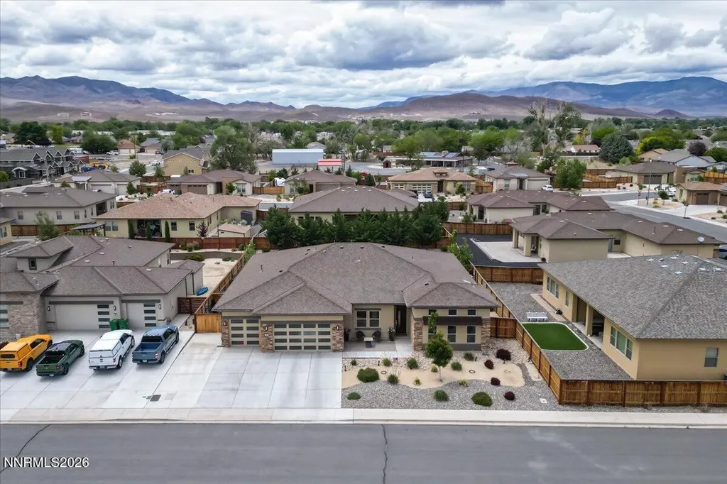 784 Grey Hawk Fernley NV 89408