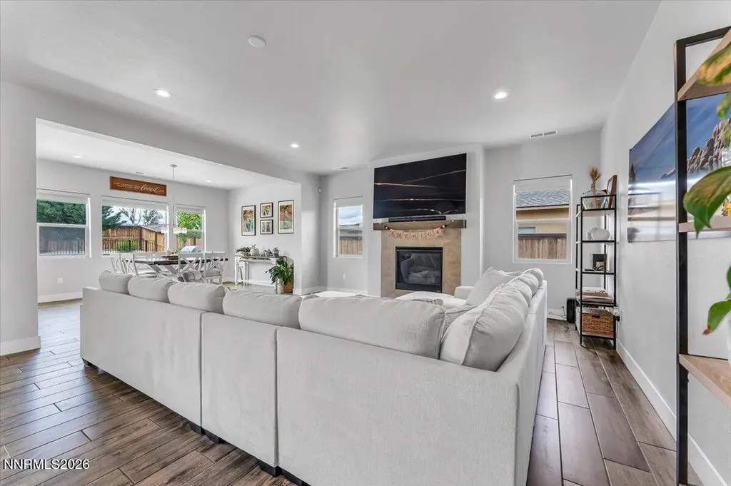 784 Grey Hawk Fernley NV 89408