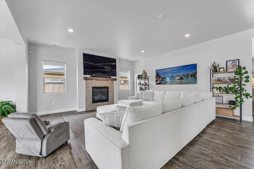 784 Grey Hawk Fernley NV 89408