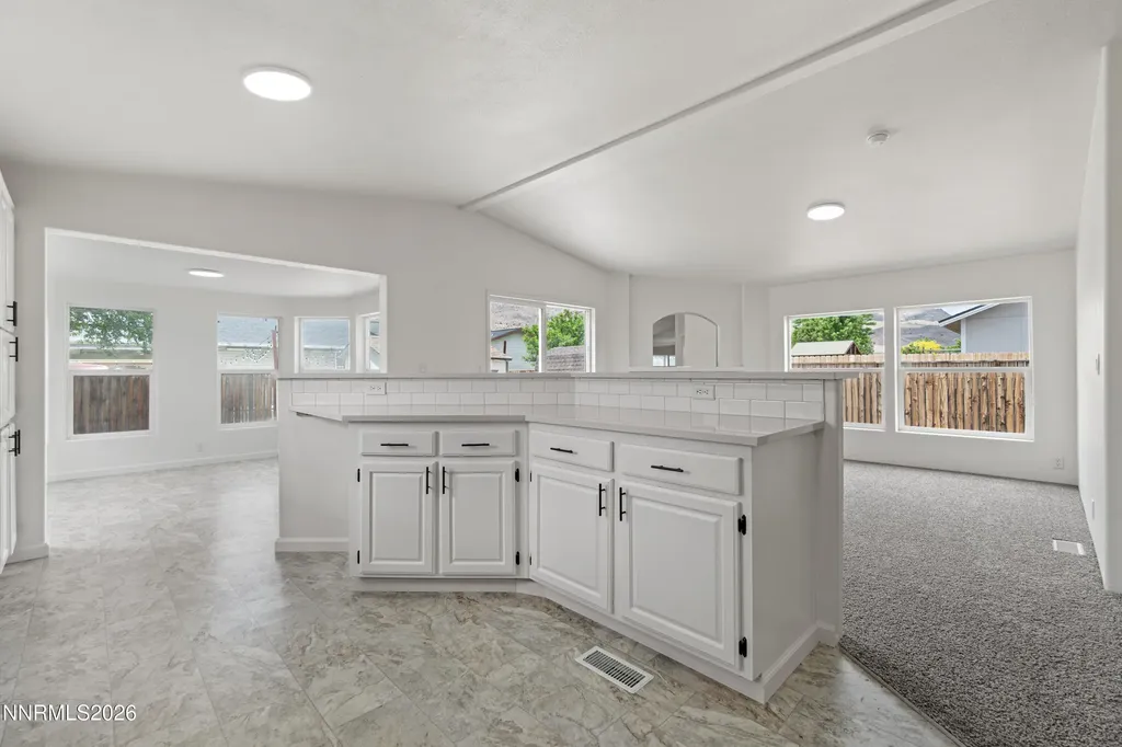 233 Glen Vista Dayton NV 89403